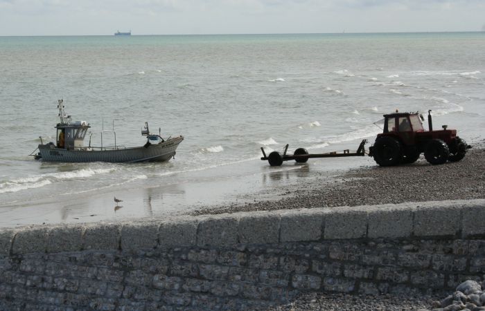 Au retour, le tracteur va récupérer le bateau