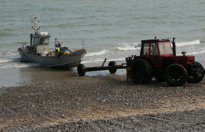 Le bateau est chargé sur la remorque