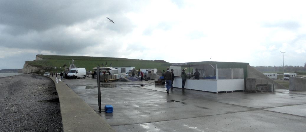 vente de poisson saint aubin sur mer sur le jetée